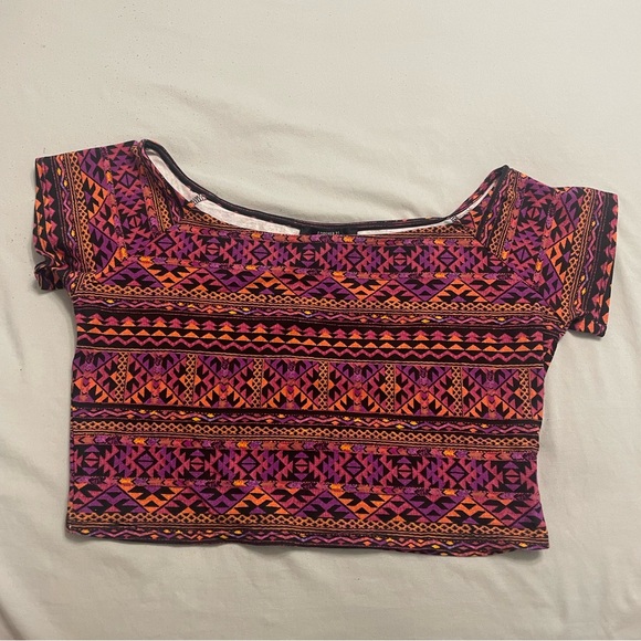 Colorful forever 21 crop top with cap sleeves - Picture 2 of 4